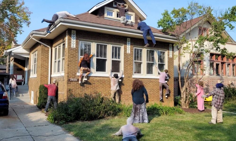 Zombie attack halloween house