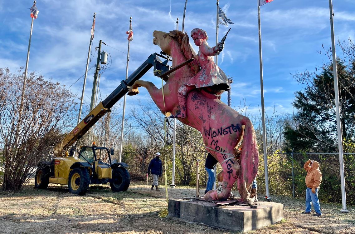 Nathan Bedford Forrest statue