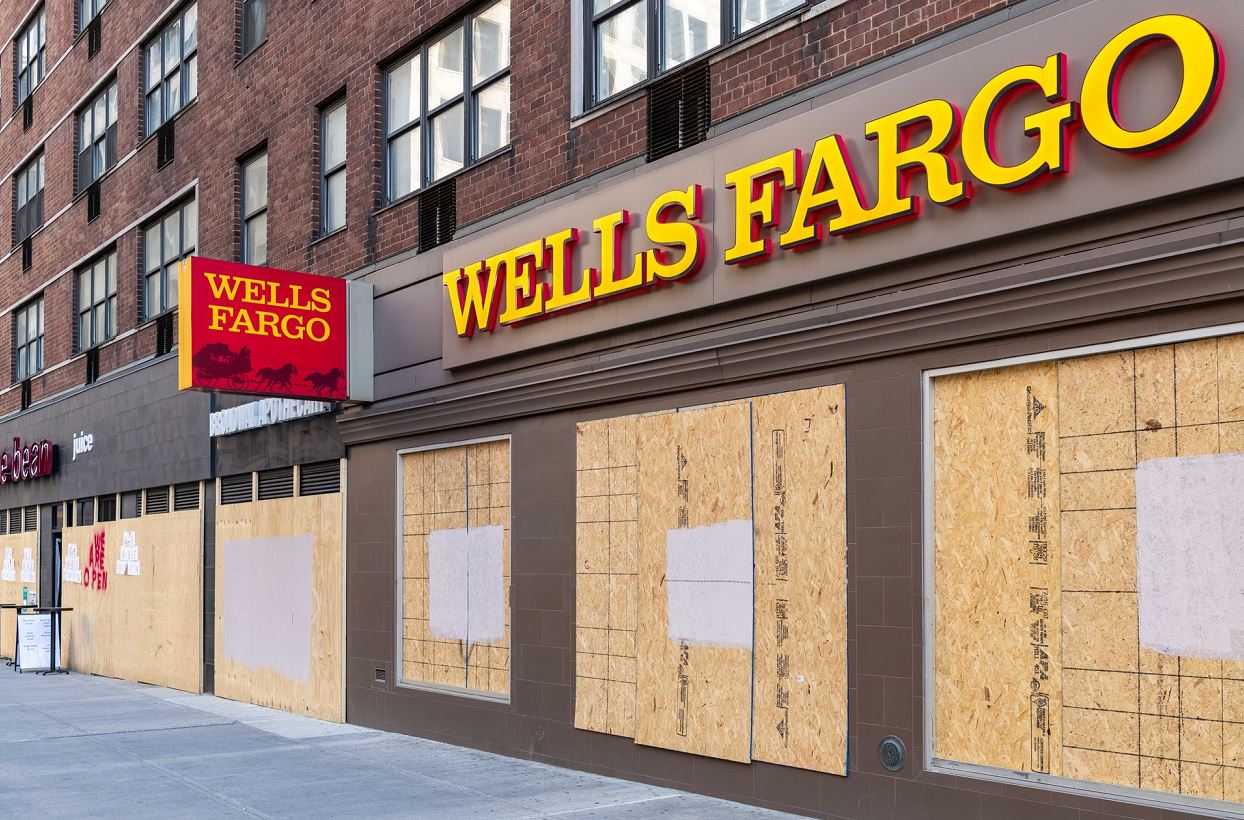 Wells Fargo Plaid