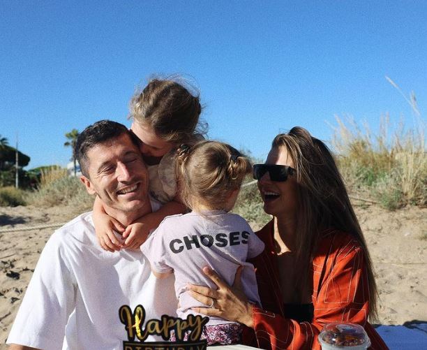 Lewandowski with wife and his kids