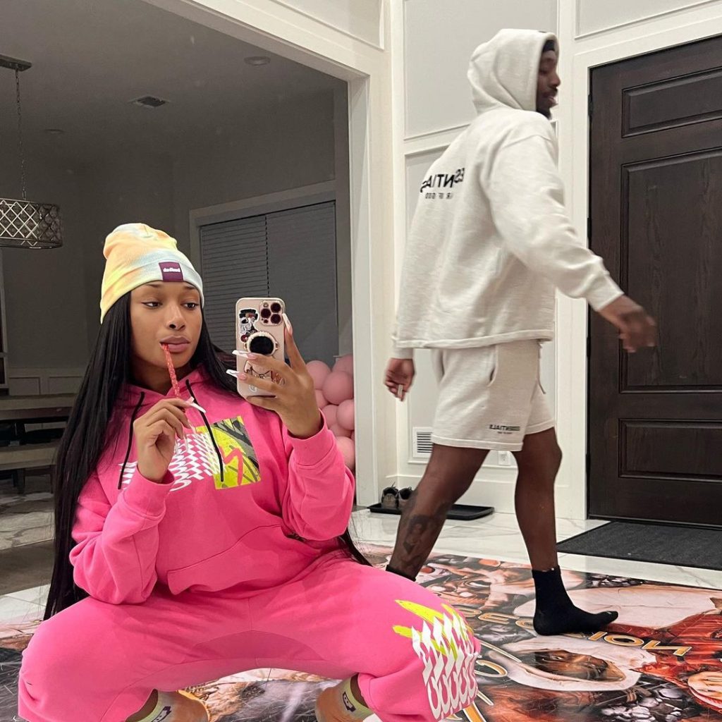 Megan's Boyfriend Pardi 'Eats' Her Butt To Celebrate 2-Year Anniversary (Photos) 309585642 1504822966687902 4198142501886724276 n